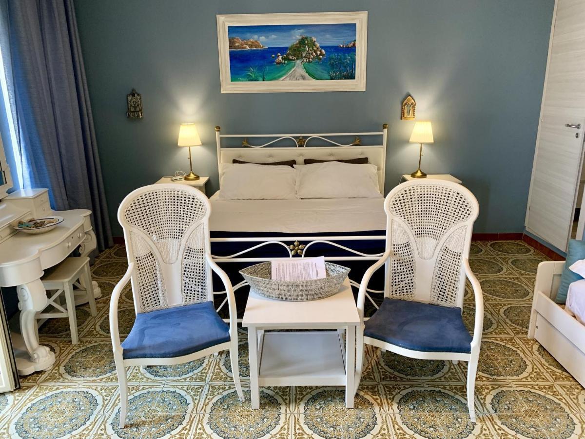 B&B A Due Passi Dal Mare Taormina Exterior photo