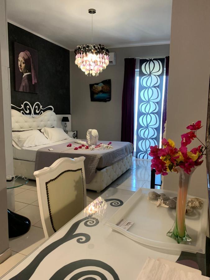 B&B A Due Passi Dal Mare Taormina Exterior photo