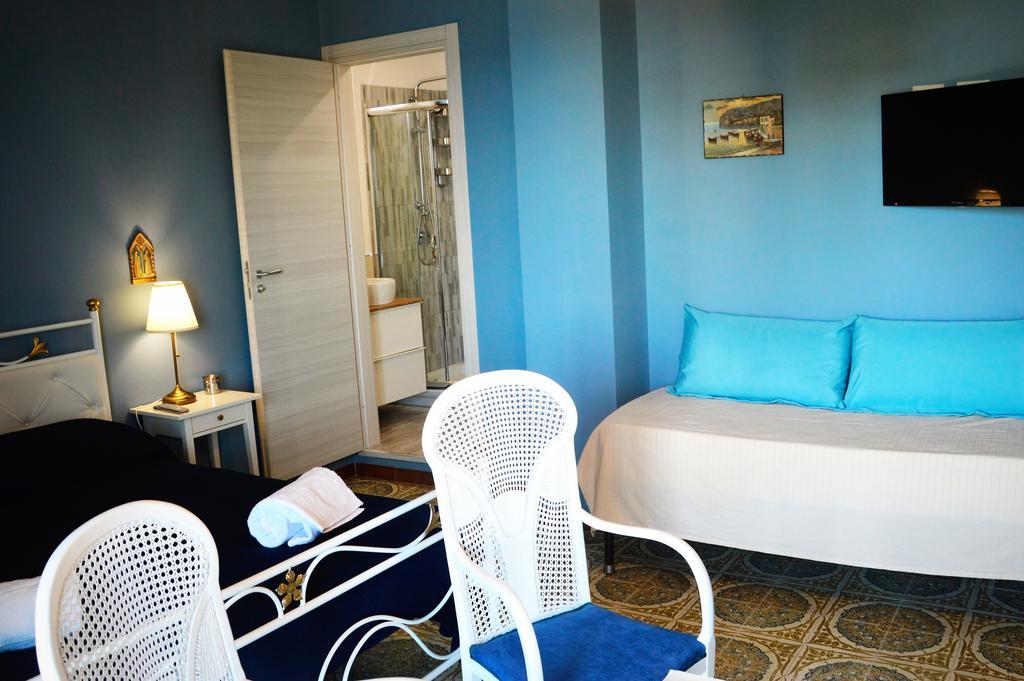 B&B A Due Passi Dal Mare Taormina Exterior photo