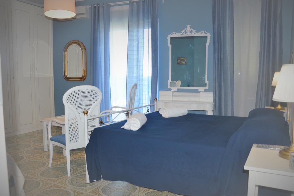 B&B A Due Passi Dal Mare Taormina Exterior photo