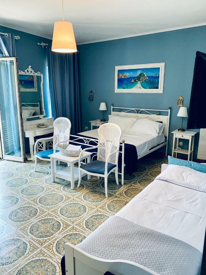 B&B A Due Passi Dal Mare Taormina Exterior photo